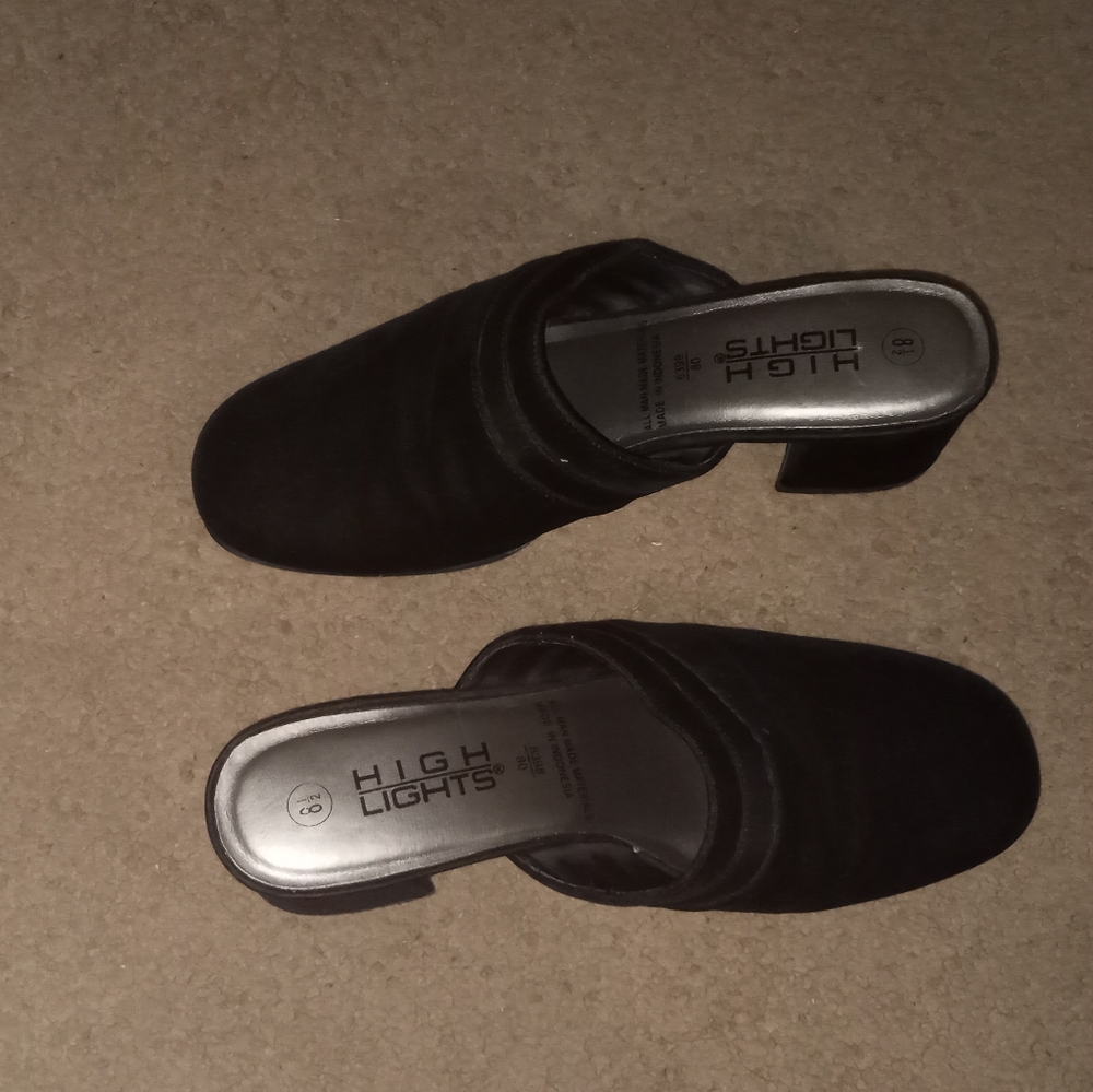 Shoes - Picture 2 of 4